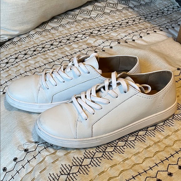 Patina Women's White Leather Sneakers - Picture 3 of 6